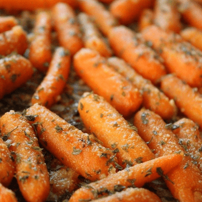 Garlic Parmesan Roasted Carrots